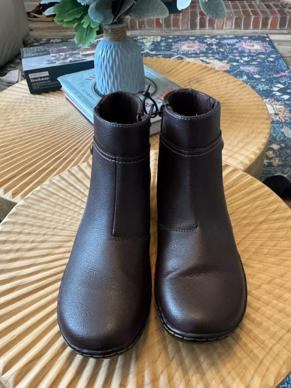 Clarks Ashland Mabel Women's Leather Ankle Boots Brown Size 9 Classic